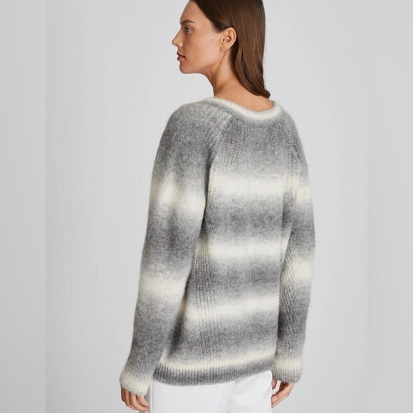 Club Monaco V-Neck Sweater women’s size small - Picture 6 of 6